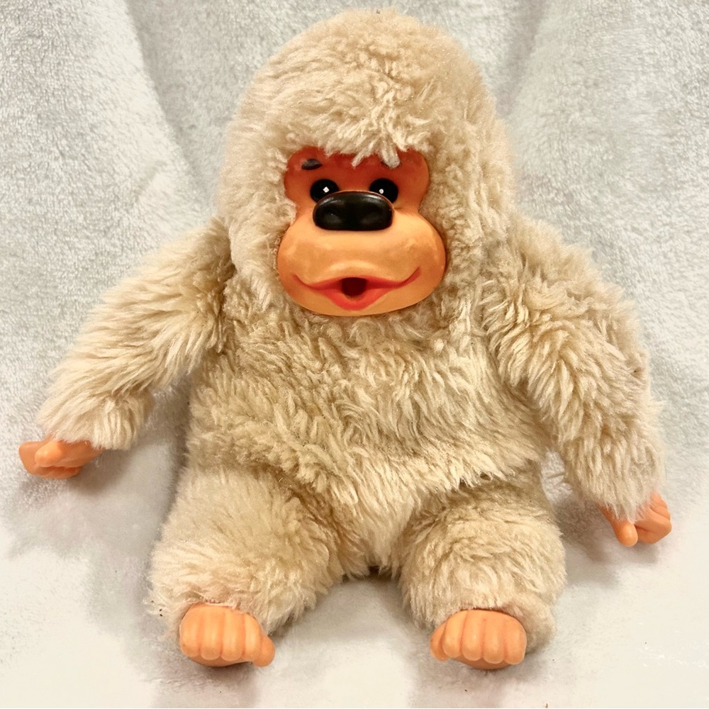 Baby Gonga 1978 plush monkey/gorilla toy Russ Berrie & Co vintage nostalgia